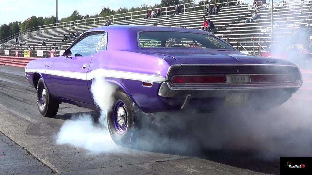 Photo of a 1970 Dodge Challenger R/T 426 Hemi Doing a Burnout